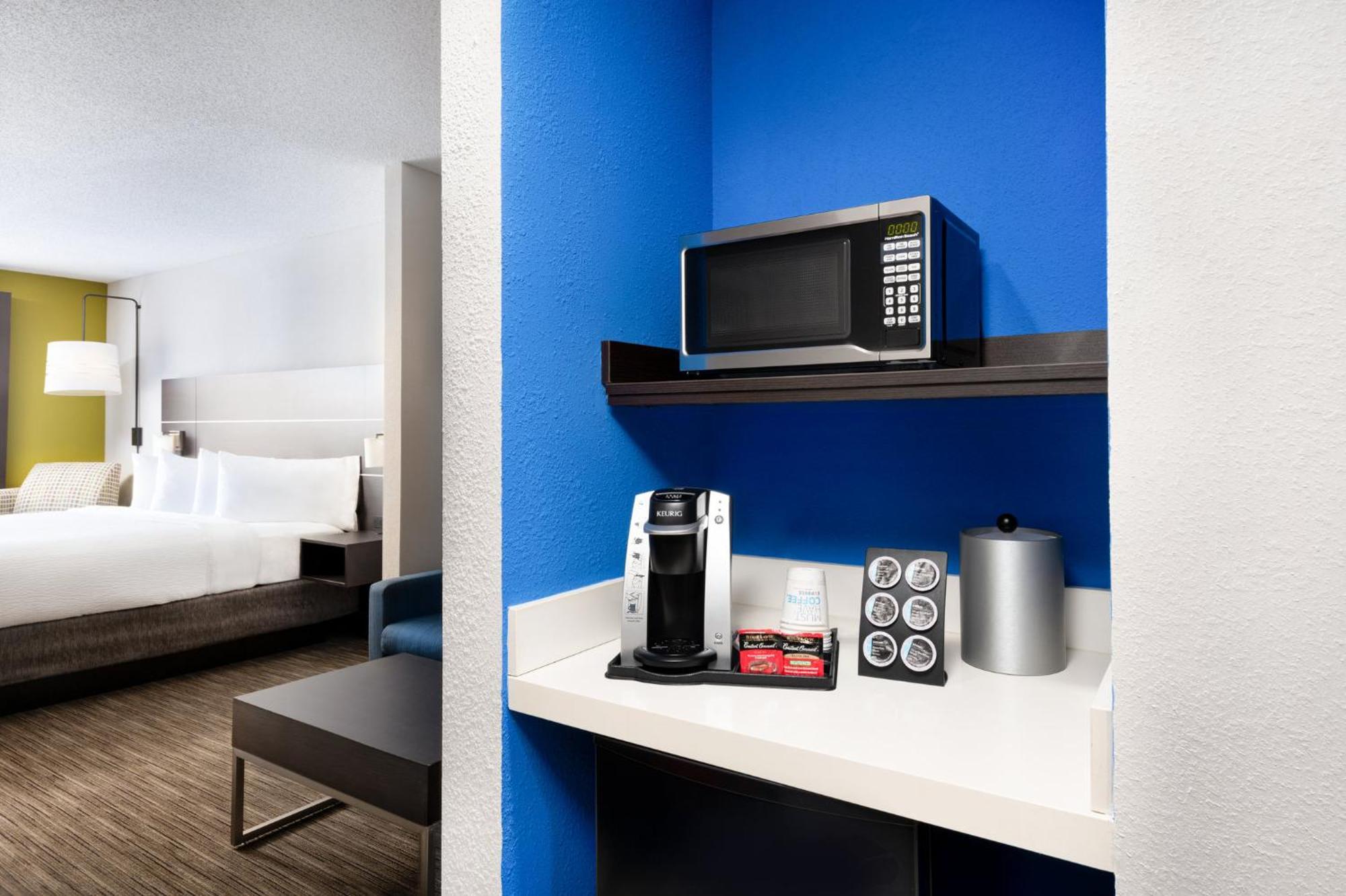 Holiday Inn Express - Spring Hill By Ihg Bagian luar foto