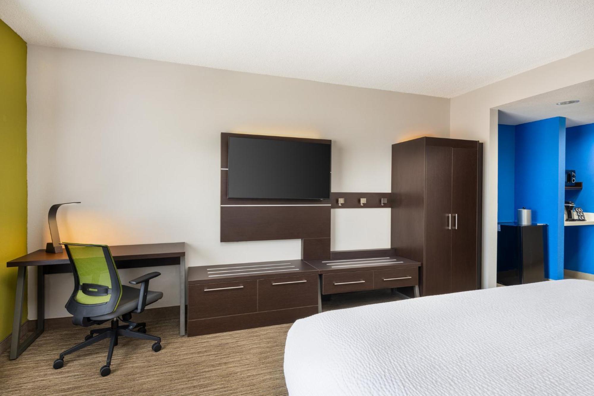 Holiday Inn Express - Spring Hill By Ihg Bagian luar foto