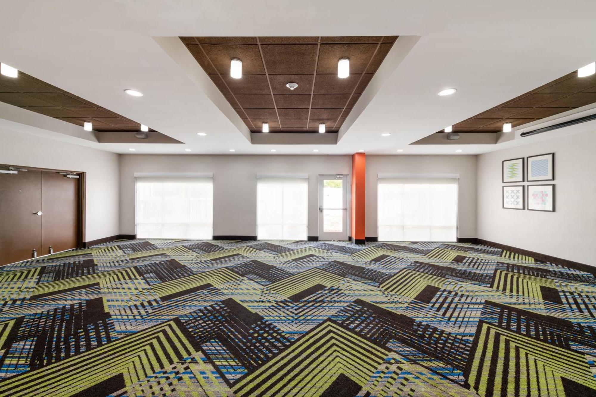 Holiday Inn Express - Spring Hill By Ihg Bagian luar foto