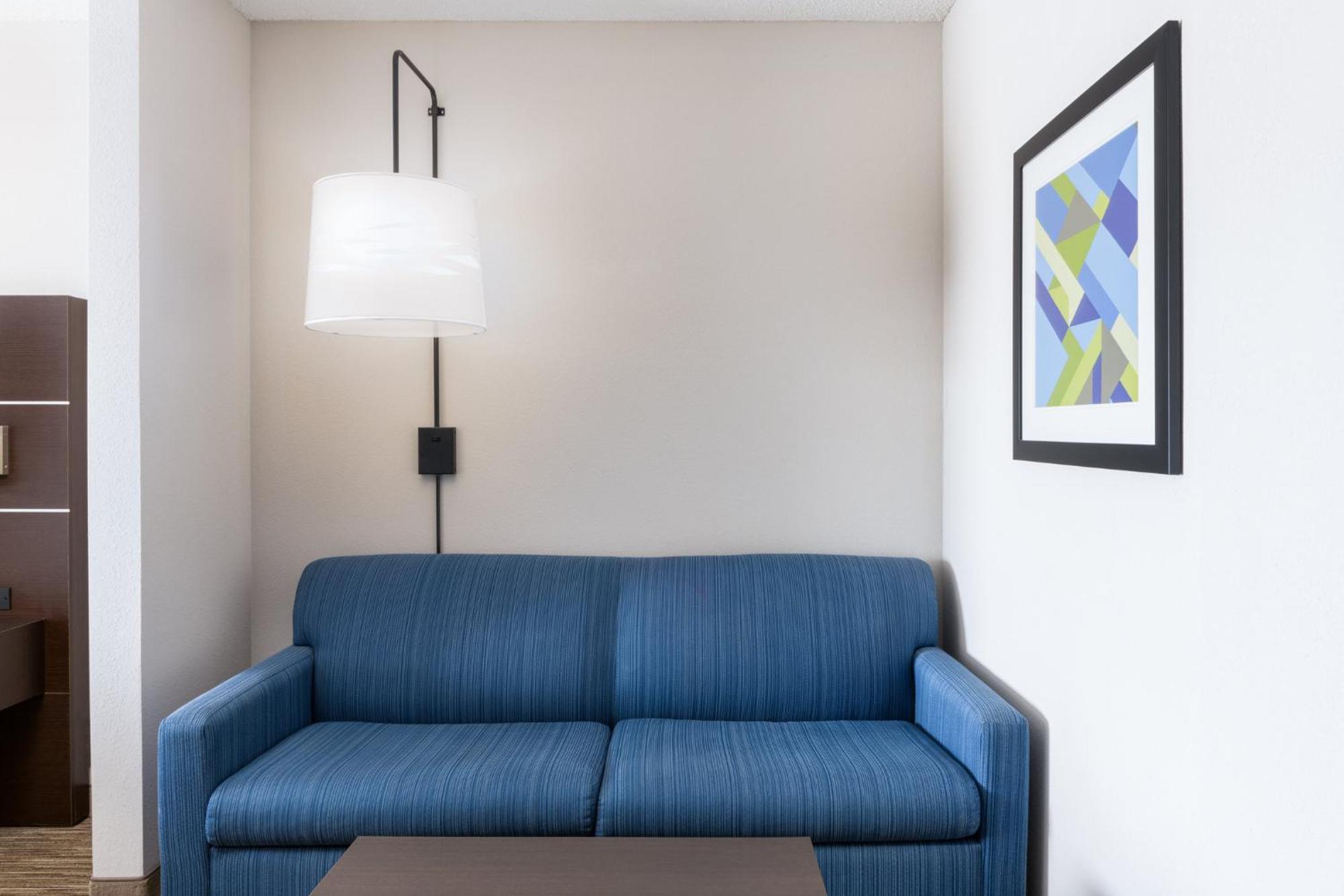 Holiday Inn Express - Spring Hill By Ihg Bagian luar foto