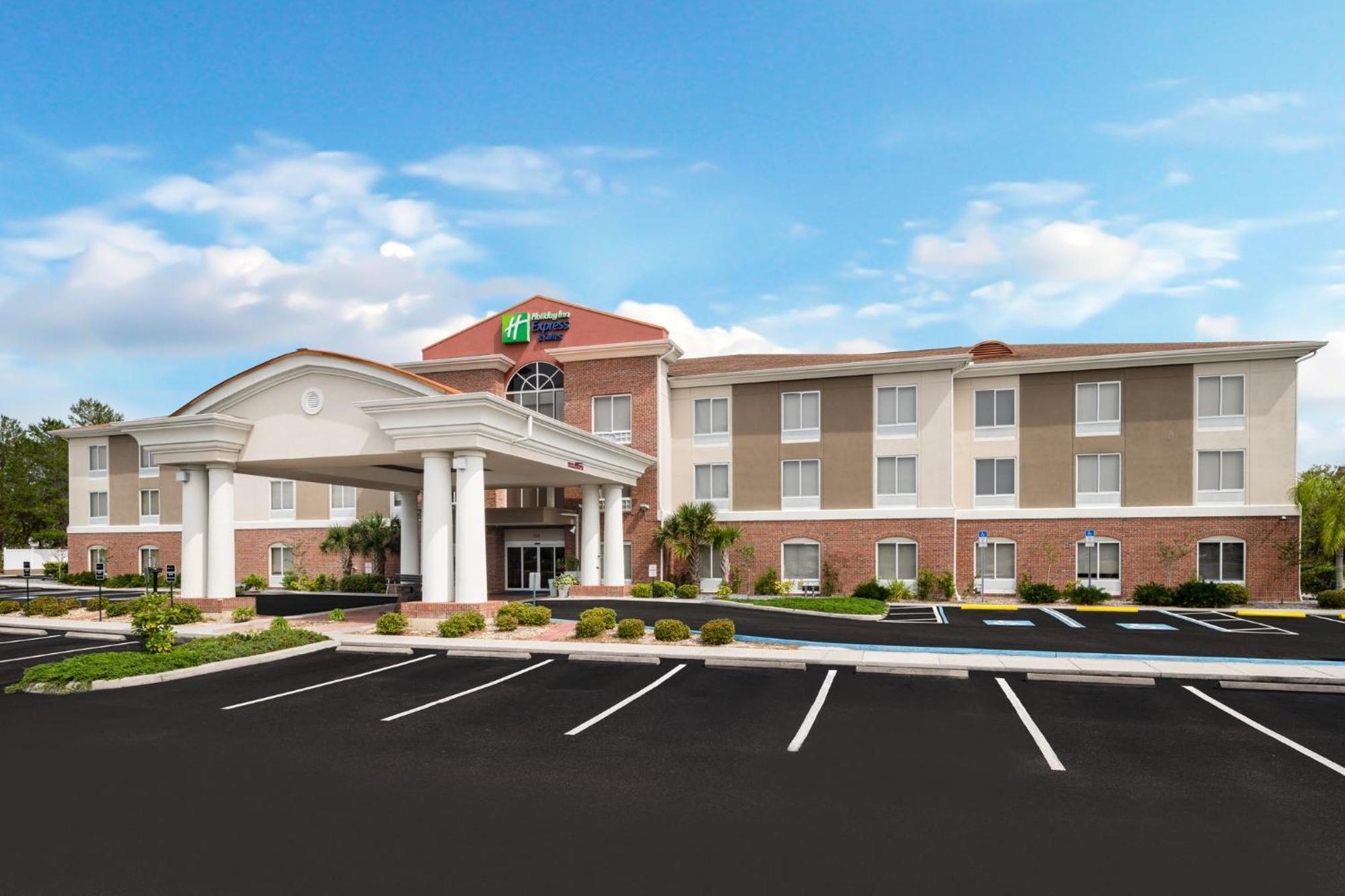 Holiday Inn Express - Spring Hill By Ihg Bagian luar foto