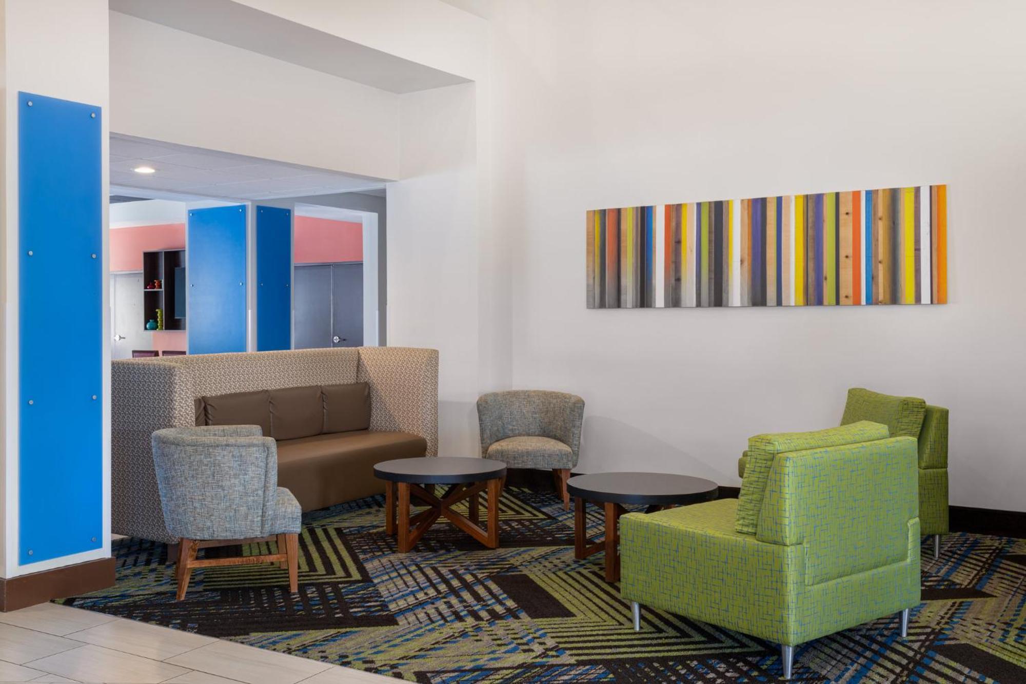 Holiday Inn Express - Spring Hill By Ihg Bagian luar foto